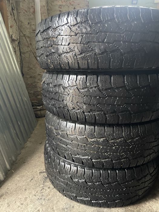 Всесезонні шини nokian 245/70/16