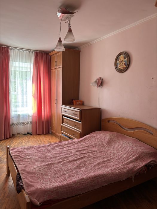 Продається 3-кімната квартира в Стрию