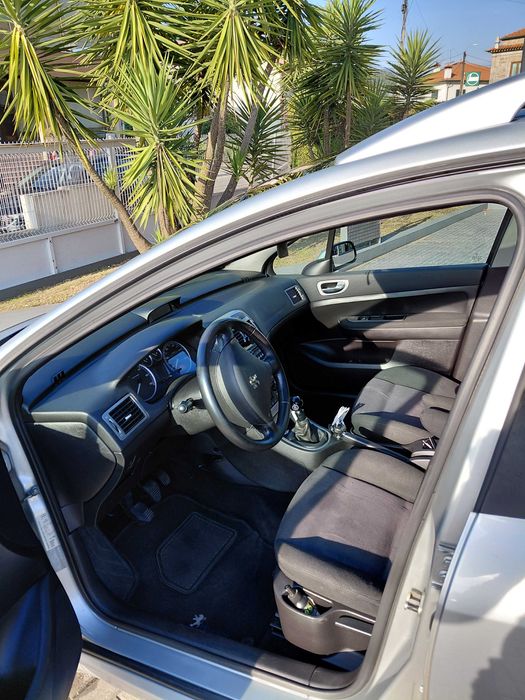 Peugeot 307 Hdi muito bom estado pneus novos aceito troca em moto de igual valor