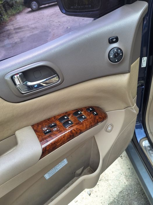 KIA Carnival Grand Limousine