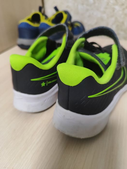 Дитячі кросівки крокси шльопанці капці тапочки босоніжки