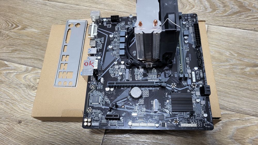 Intel Core i3 10100、GIGABYTE B560M ジャンク gigabyte b560m - купить компьютеры и комплектующие - Цена на OLX.ua