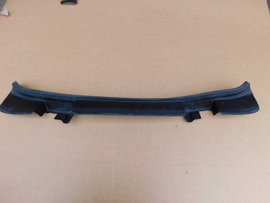 Mercedes EQC N293 W293 osłona listwa rynna klapy bagażnika tył ŁADNA