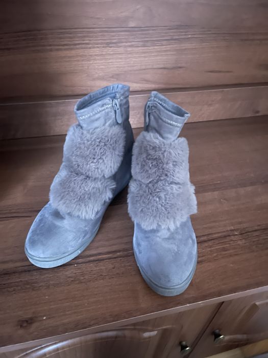 Сірі жіночі черевики 39 р