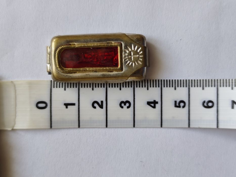 Stara miniaturowa kapliczka kieszonkowa