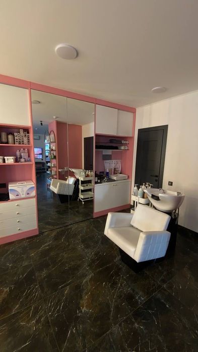 Продаж салону краси/ Готовий бізнес/ Фасад/ Осокорки/ Київ