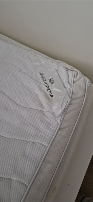 Двоспальне ліжко IKEA MALM