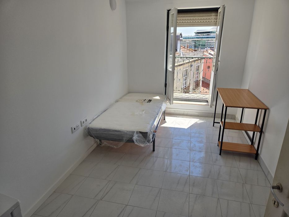 Alugo quarto em Alfama