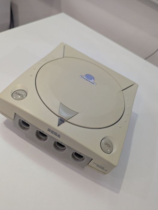 Dreamcast,  корпус 1