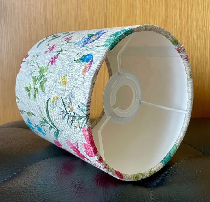 Abajur modelo reto D20cm