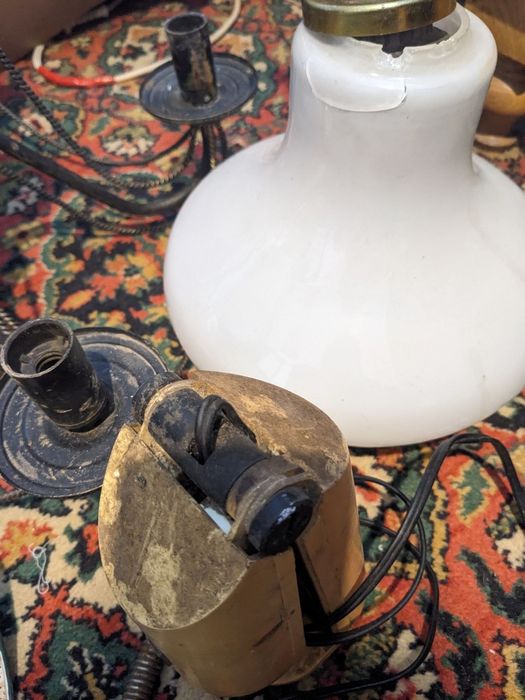 Лампы,бра,люстры,плафоны.