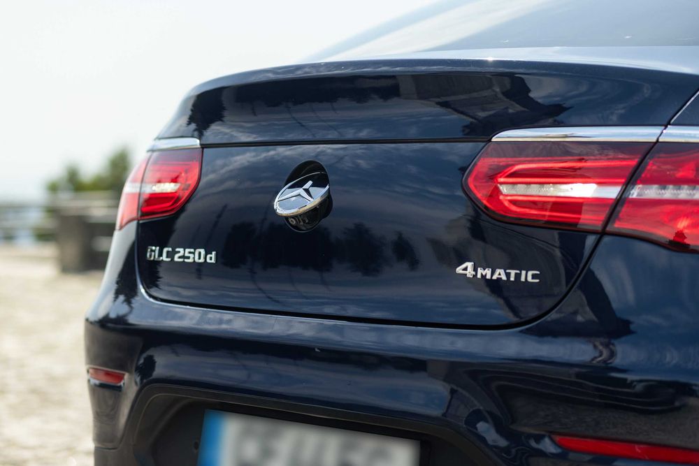 Mercedes Benz - GLC250 d Coupé AMG LINE 4-Matic