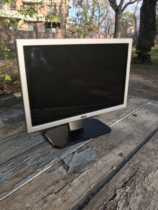 Монiтор Dell 17дюймiв