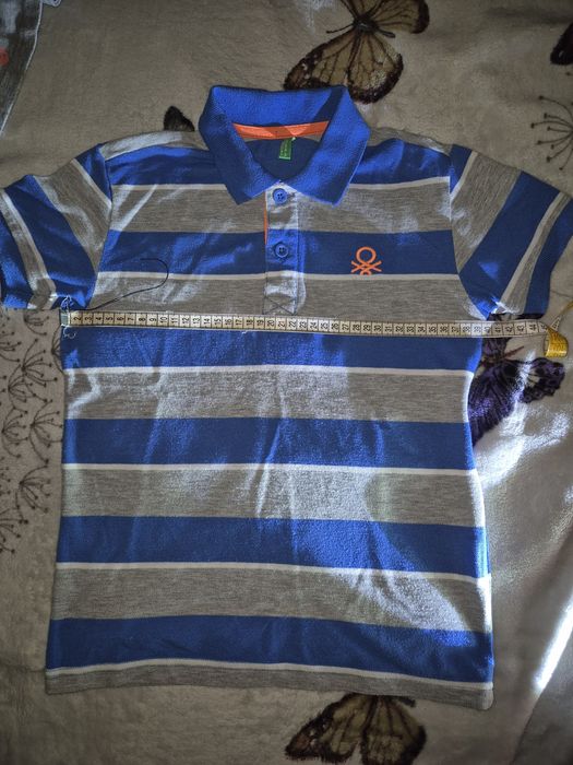 Продам футболку -поло ,безрукавку -жилетку Benetton.