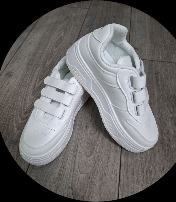 Жіночі кросівки на липучках