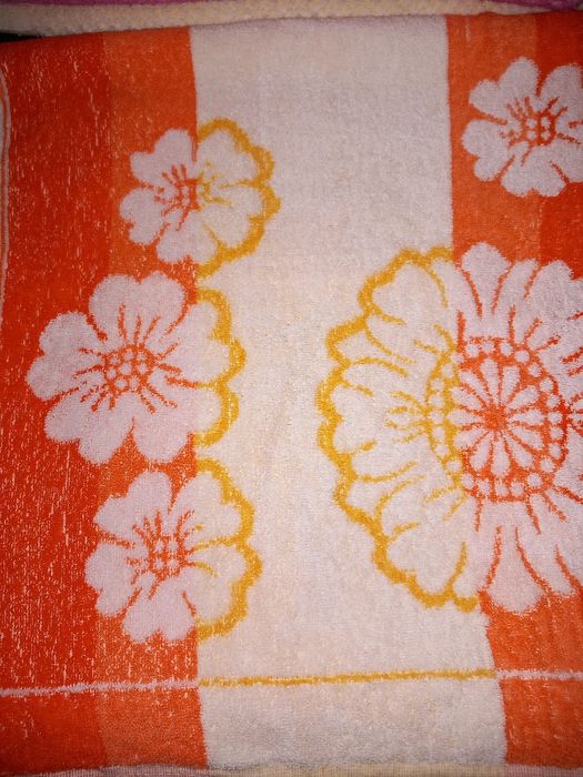 Махровые полотенца в ассортименте