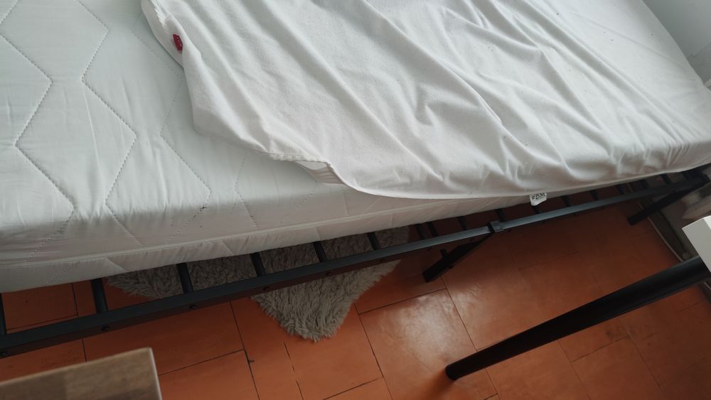 Łoże , Stelaż netalowy