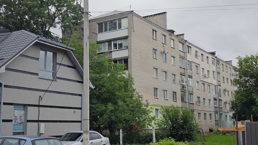 Продаж 2-кімнатної квартири в центрі Яготина (р-н Каштани)