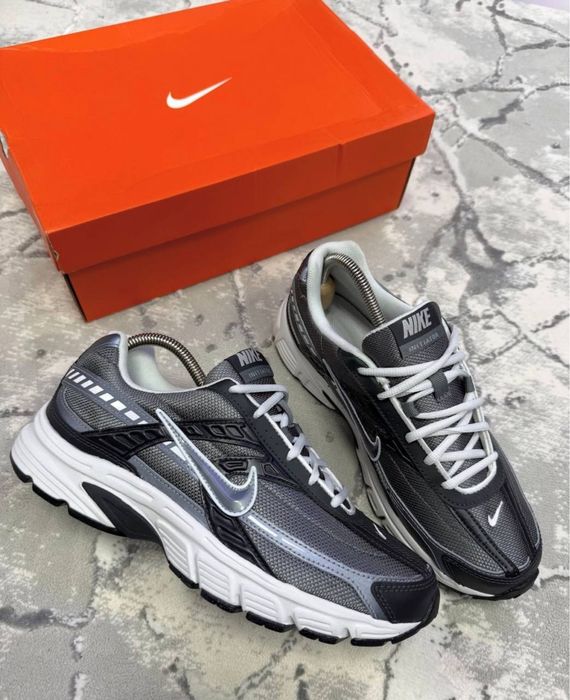 Кросівки Nike initiator