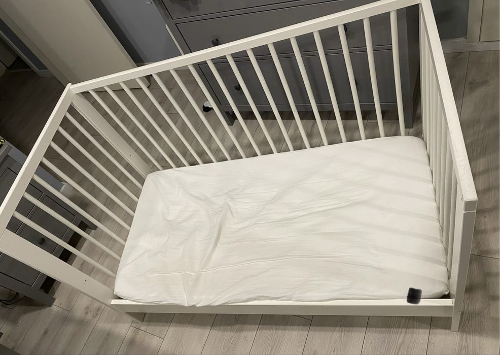Berço IKEA + colchão + protetor