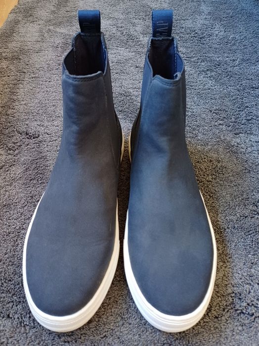 Botas cano médio GAP