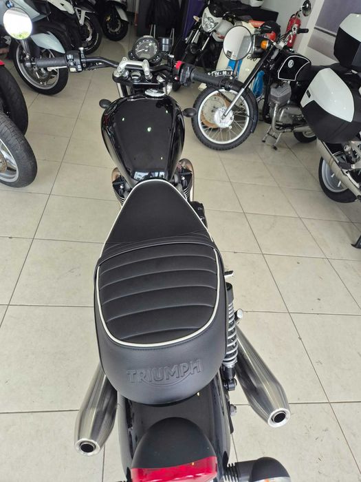 Triumph Street Twin 900cc semi nova apenas 9800KL