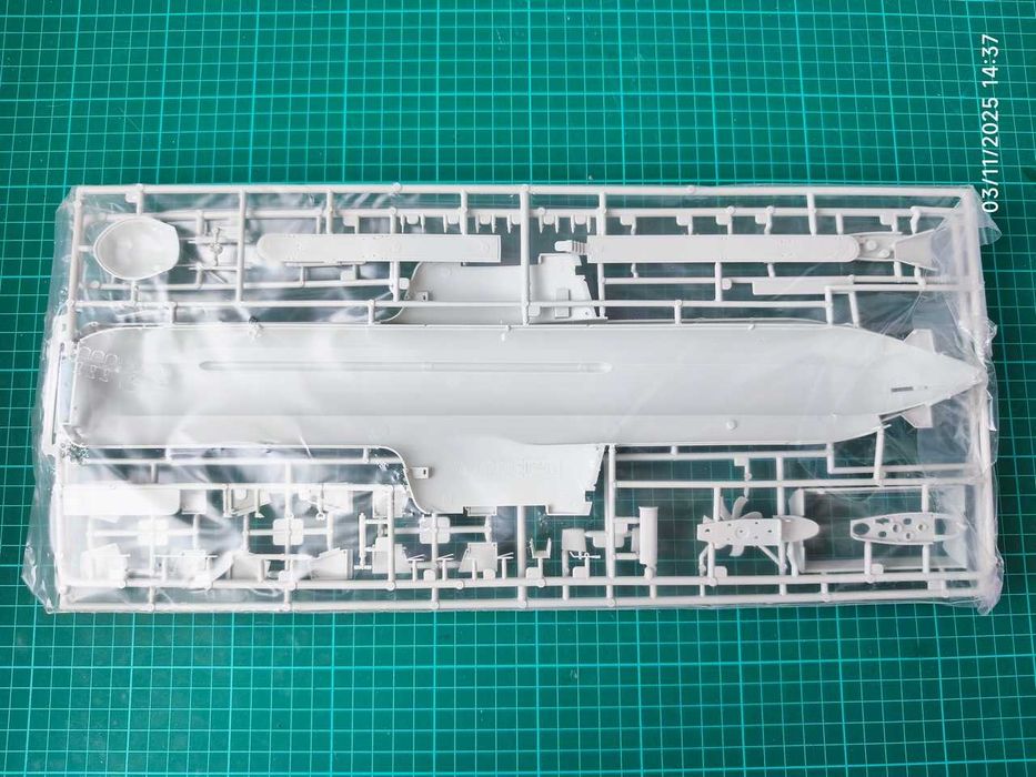 Kit Modelismo 1/144 - Revell Submarine Class 214 (Classe NRP Tridente)