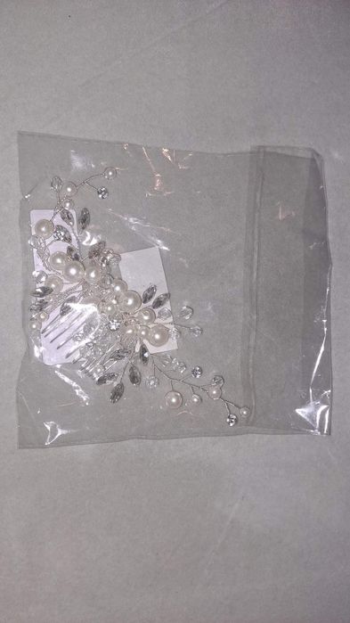 Ozdoby do włosów.  Podwiązka