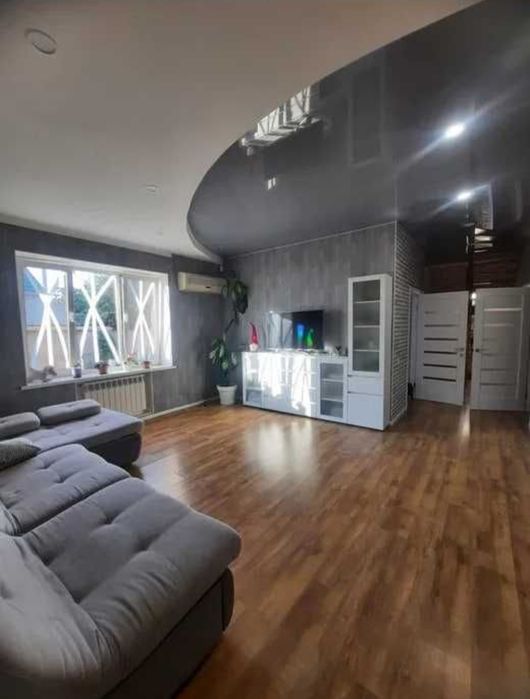 Продаж будинку центр міста