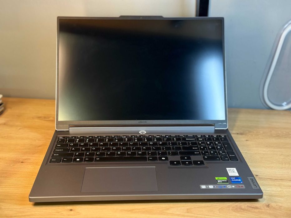 Laptop Lenovo Legion 5 16IRX9 16" / 512 GB SSD / 32 GB / i7 +GW 12 msc