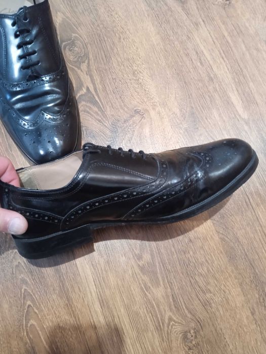 продам чоловічі шкіряні туфлі бренду Clarks