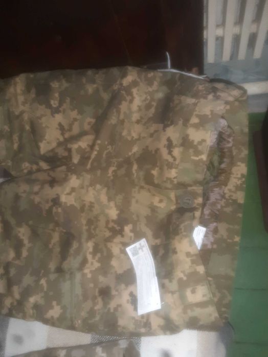 Куртка і штани військові