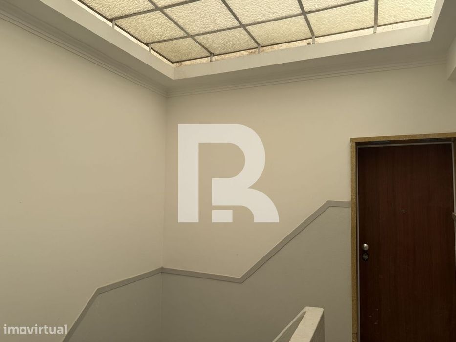 Apartamento T2 totalmente remodelado na Falagueira