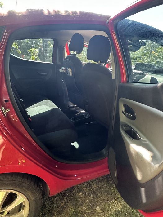 Автомобіль lancia ypsilon 2012