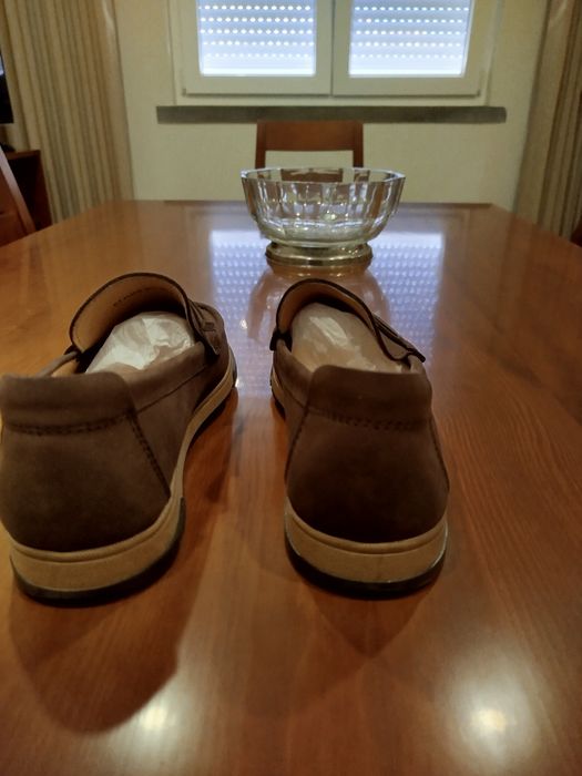 Vendo mocassins homem castanhos em pele n.40