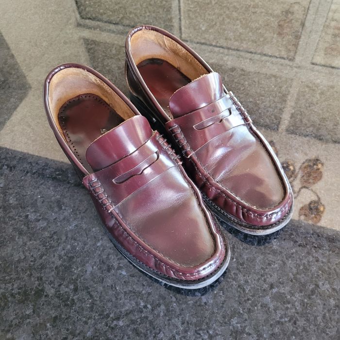 Sapatos mocassins bordô
