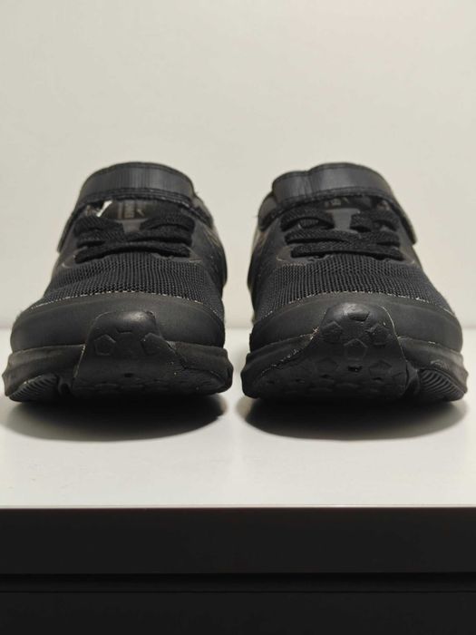 Чорні кросівки для хлопчика Nike Star Runner 2, р.27,5