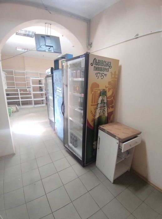 Продається комерційне приміщення по вул. Підзамче (біля заправки ОККО)