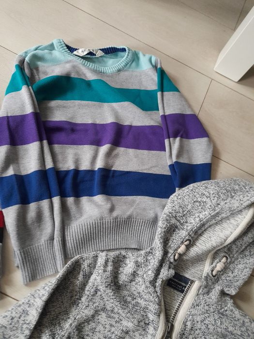 Sweter 122 spodnie hm komplet