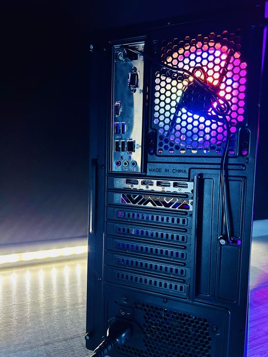 Radeon Rx 5700  | Intel I3 10100F | 16GB DDR4 | Komputer do Gier |