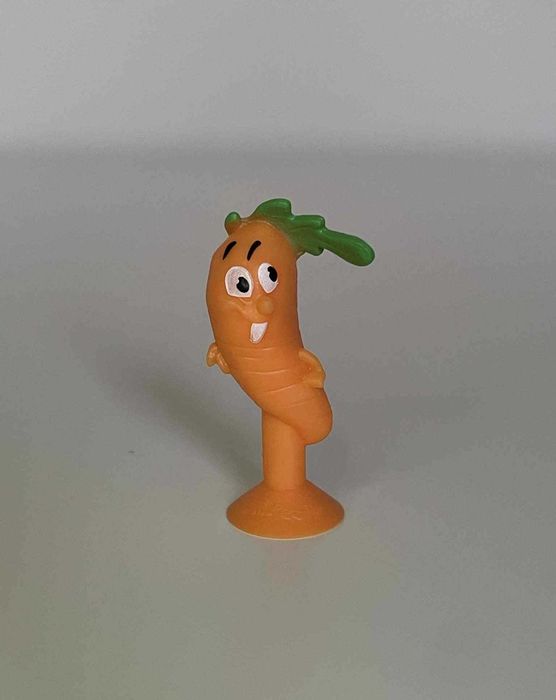 Unikatowe figurki, zabawki owoce i warzywa