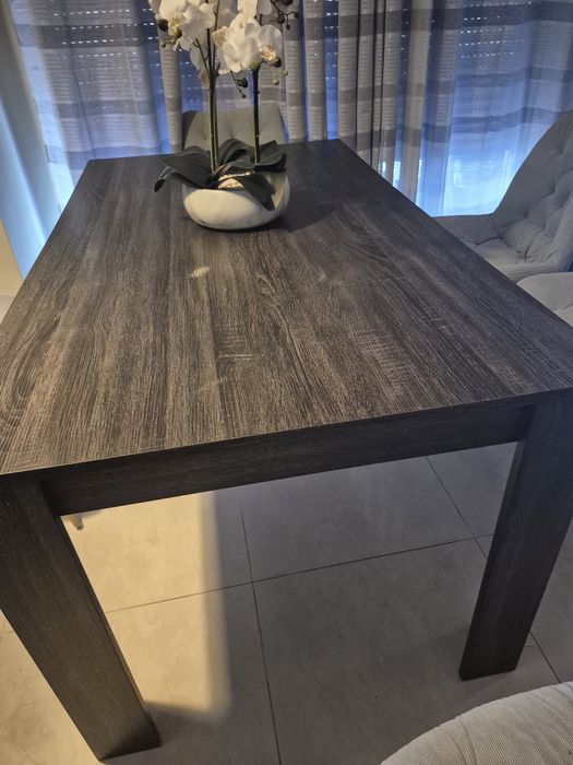 Conjunto de mesa e aparador, espelho