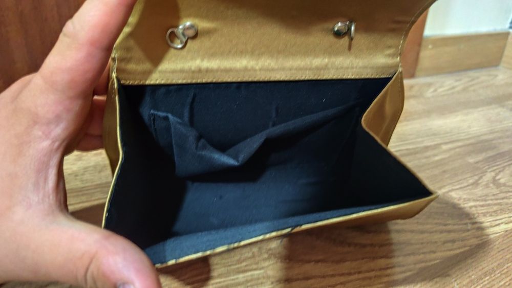 Pochete Dourada para Festas e Cerimónias (Mulher)