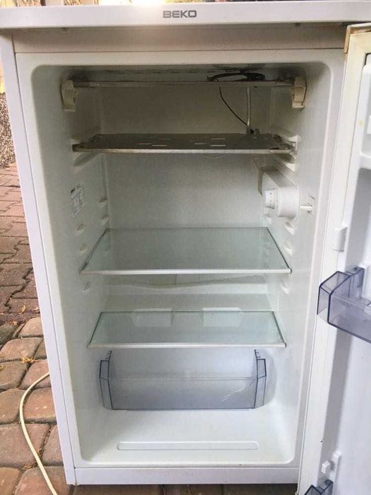 Lodówka Beko TS1 90320 z zamrażalnikiem górnym * 86L * A+