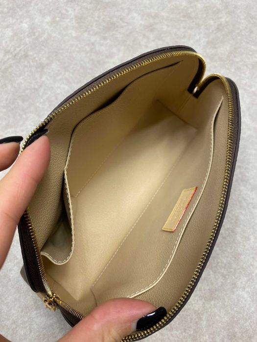 Оригінальна косметичка від Louis Vuitton