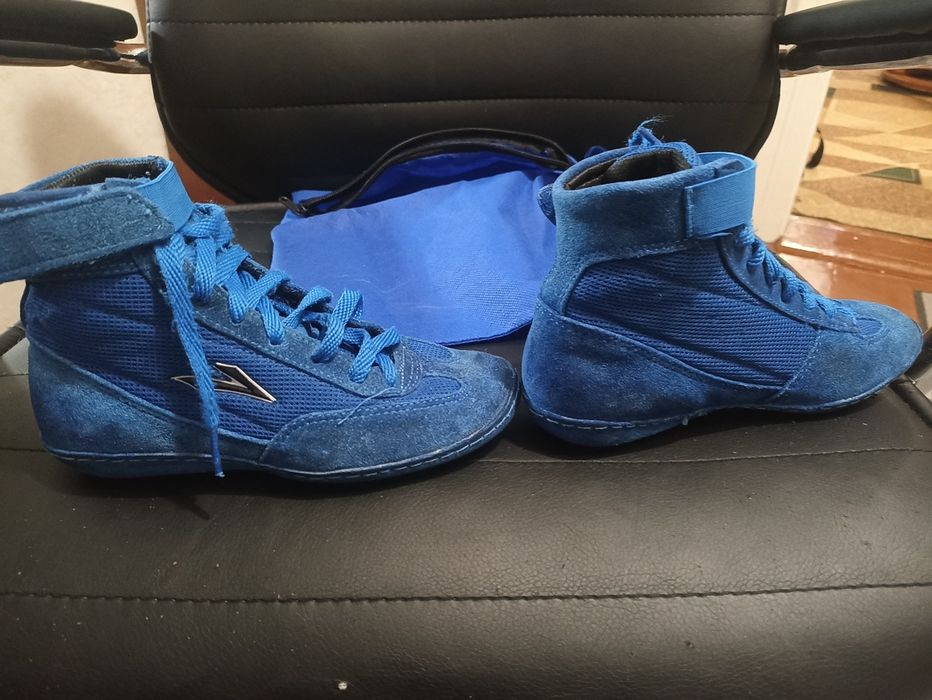 Продам Борцовки в гарному стані