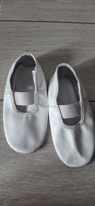 Чешки шкіряні білі 19см