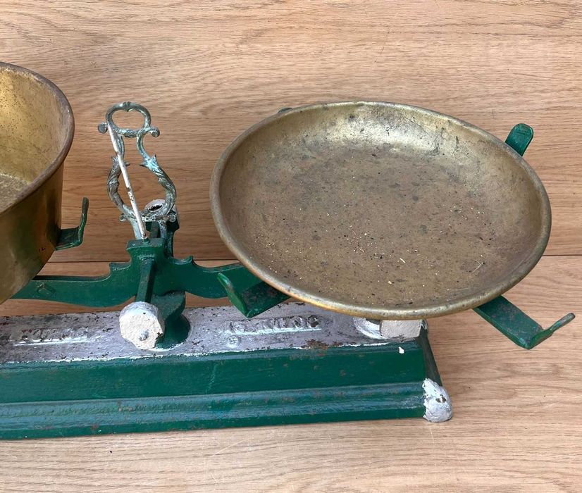 Balança de mesa antiga