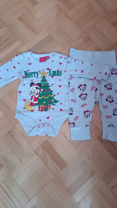 Body świąteczne wraz ze spodenkami rom 68