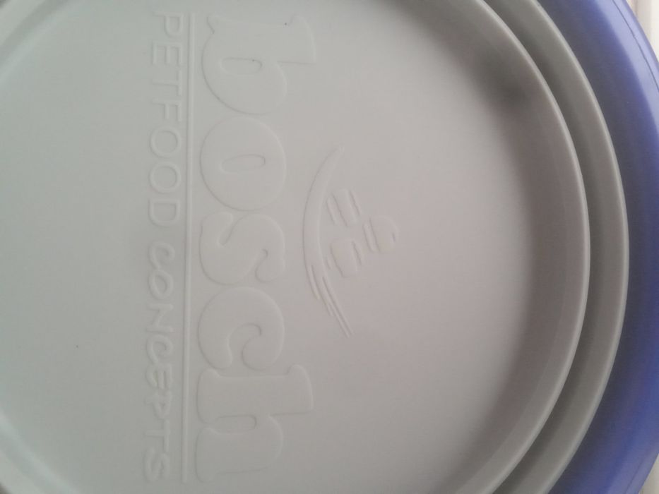 Миска для їжі і води для собак